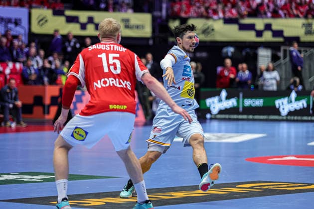 10Dujshebaev, Alex in action Match between SPAIN VS DENMARK valid for Men s EHF EURO 2026 at Jyske Bank Boxen in Herning on 24 January 2026. Herning Jyske Bank Boxen Herning Denmark Copyright: xIMAGOx xPRIMExSPORTSxIMAGESx xANGELOxMOREIRAx