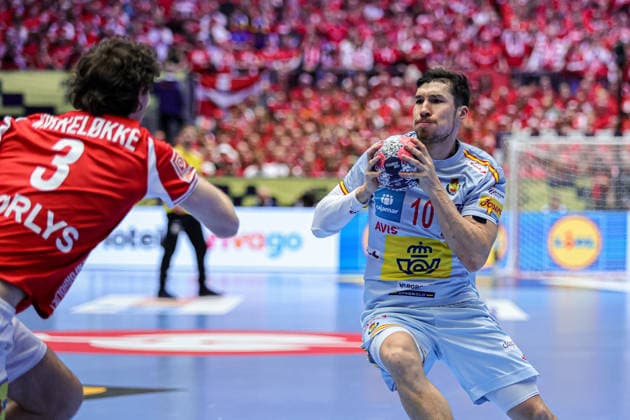 10Dujshebaev, Alex in action Match between SPAIN VS DENMARK valid for Men s EHF EURO 2026 at Jyske Bank Boxen in Herning on 24 January 2026. Herning Jyske Bank Boxen Herning Denmark Copyright: xIMAGOx xPRIMExSPORTSxIMAGESx xANGELOxMOREIRAx