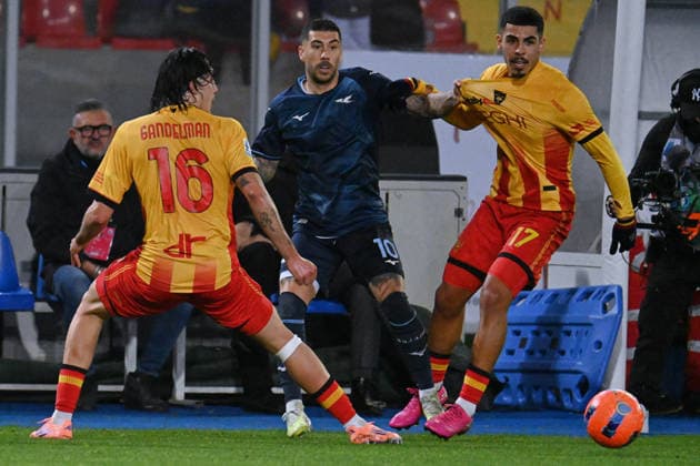Mattia Zaccagni (SS Lazio) against Veiga Danilo (Us Lecce) during US Lecce vs SS Lazio, Italian soccer Serie A match in Lecce, Italy, January 24 2026  Copyright: xPasqualexGolia IPAxSportx xipa-agency.netx xx IPA_70515370 IPA_Agency_IPA70515370