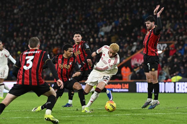 Bournemouth v Liverpool, Premier League Amine Adli (21) of AFC Bournemouth challenges Hugo Ekitike (22) of Liverpool on the edge of the penalty area during the Premier League match between Bournemouth and Liverpool at the Vitality Stadium, Bournemouth, UK on 24 January 2026. Bournemouth Vitality Stadium Dorset UK Editorial use only DataCo restrictions apply See www.football-dataco.com , Copyright: xGrahamxHuntx PSI-23639-0176