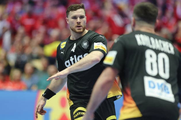 Deutschland - Norwegen, EHF Handball EM 2026 Johannes Golla (Deutschland, 4) und Jannik Kohlbacher (Deutschland, 80). Handball EHF Europameisterschaft, Länderspiel zwischen Deutschland und Norwegen am 24. Januar 2026 in Herning (Dänemark)., Herning Dänemark Jyske Bank Boxen