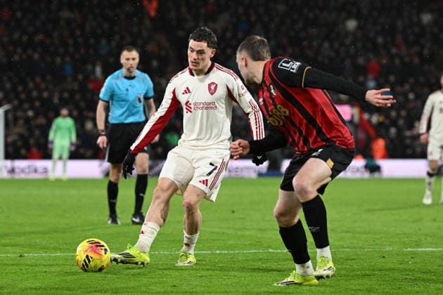 Bournemouth v Liverpool, Premier League Florian Wirtz (7) of Liverpool on the attack battles for possession with Adrien Truffert (3) of AFC Bournemouth during the Premier League match between Bournemouth and Liverpool at the Vitality Stadium, Bournemouth, UK on 24 January 2026. Bournemouth Vitality Stadium Dorset UK Editorial use only DataCo restrictions apply See www.football-dataco.com , Copyright: xGrahamxHuntx PSI-23639-0196