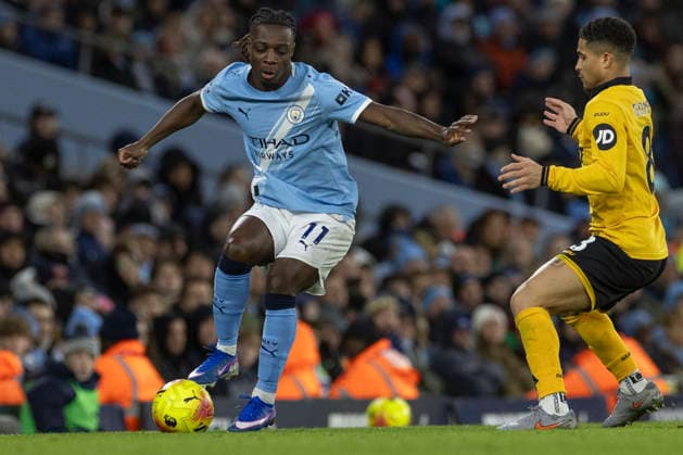 Manchester City v Wolverhampton Wanderers - Premier League Jeremy Doku 11 of Manchester City F.C. is challenged by Joao Gomes 8 of Wolverhampton Wanderers F.C. during the Premier League match between Manchester City and Wolverhampton Wanderers at the Etihad Stadium in Manchester, England, on January 24, 2026. Manchester Manchester United, ManU Kingdom  Copyright: xMIxNewsx originalFilename:fletcher-manchest260124_npVDo.jpg