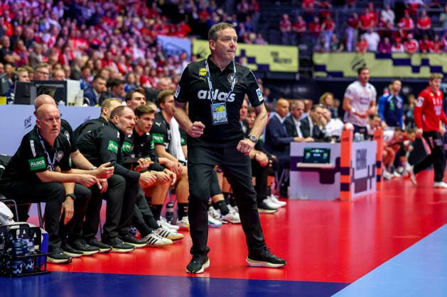 24.01.2026, Handball, Men s EHF EURO 2026, Deutschland - Norwegen, Jyske Bank Boxen in Herning, Dänemark, Main Round: Headcoach Alfred Gislason (Germany hc) gestikulierend am Spielfeldrand Dänemark