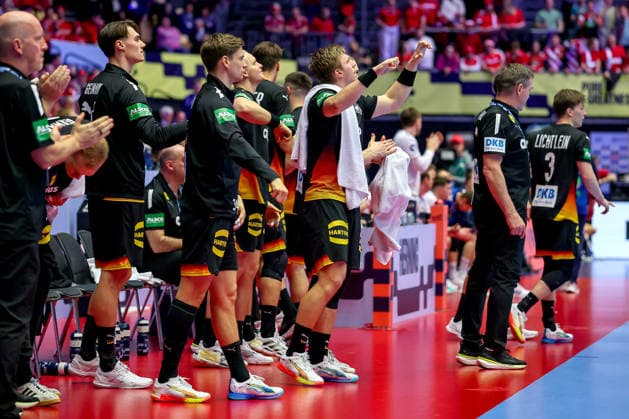 24.01.2026, Handball, Men s EHF EURO 2026, Deutschland - Norwegen, Jyske Bank Boxen in Herning, Dänemark, Main Round: Jubel bei der Bank von Deutschland Dänemark