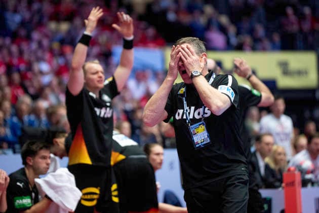European Men s Handball Championship: Germany - Norway Germany s national coach Alfred Gislason reacts during the men s handball match between Germany and Norway in EHF Euro 2026 group B at Jyske Bank Boxen in Herning, Saturday, January 24, 2026. (Photo: Bo Amstrup Ritzau Scanpix) , Herning Denmark Mors Copyright: BoxAmrstrupx xRitzauxScanpix BoxAmstrupx spdk20260124-223526-L