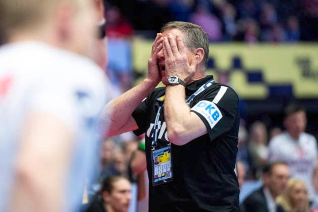 European Men s Handball Championship: Germany - Norway Germany s national coach Alfred Gislason reacts during the men s handball match between Germany and Norway in the EHF Euro 2026 group B at Jyske Bank Boxen in Herning, Saturday, January 24, 2026. (Photo: Bo Amstrup Ritzau Scanpix) , Herning Denmark Mors Copyright: BoxAmrstrupx xRitzauxScanpix BoxAmstrupx spdk20260124-223522-L