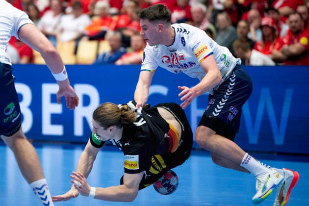 EM Men s Handball: Germany - Norway Norway s Patrick Anderson in action with Germany s Juri Knorr during the men s handball match between Germany and Norway in EHF Euro 2026 group B at Jyske Bank Boxen in Herning, Saturday, January 24, 2026. (Photo: Bo Amstrup Ritzau Scanpix) , Herning Denmark Mors Copyright: BoxAmrstrupx xRitzauxScanpix BoxAmstrupx spdk20260124-224946-L