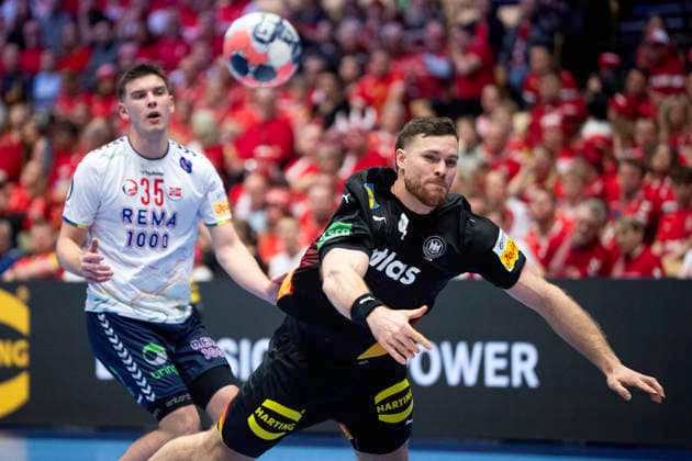 EM Men s Handball: Germany - Norway Germany s Johannes Golla in action with Norway s Patrick Anderson during the men s handball match between Germany and Norway in EHF Euro 2026 group B at Jyske Bank Boxen in Herning, Saturday, January 24, 2026. (Photo: Bo Amstrup Ritzau Scanpix) , Herning Denmark Mors Copyright: BoxAmrstrupx xRitzauxScanpix BoxAmstrupx spdk20260124-225043-L