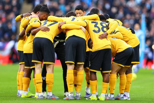 Manchester City v Wolverhampton Wanderers, Premier League Wolverhampton Wanderers players huddle before the Manchester City v Wolverhampton Wanderers Premier League match at the Etihad Stadium, Manchester, England on 24 January 2026 Credit: Ryan Crockett Every Second Media Editorial use only. All images are copyright Every Second Media Limited. No images may be reproduced without prior permission. All rights reserved. Premier League and Football League images are subject to licensing agreements with Football DataCo Limited. see https: www.football-dataco.com Copyright: xIMAGO EveryxSecondxMediax ESM-1769-0157 RyanxCrockettx xEveryxSecondxMediax