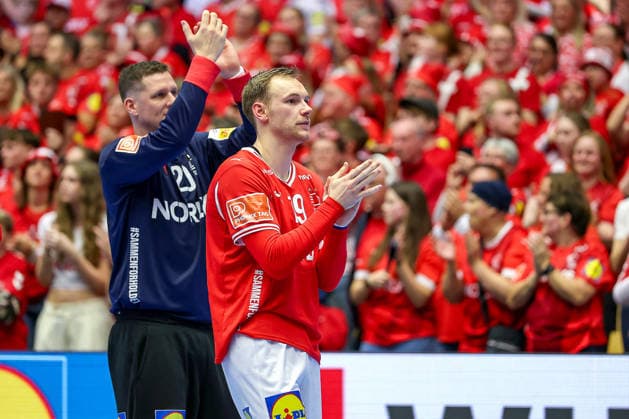 24.01.2026, Handball, Men s EHF EURO 2026, Dänemark -Spanien, Jyske Bank Boxen in Herning, Dänemark, Main Round: Abschlussjubel nach dem Sieg Dänemarks gegen Spanien. Mathias Gidsel (Denmark 19) Dänemark
