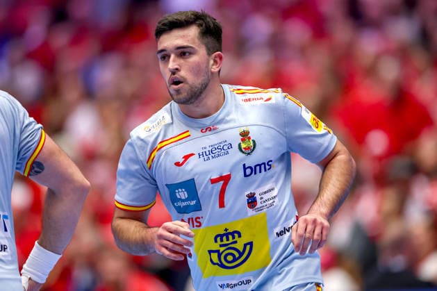 24.01.2026, Handball, Men s EHF EURO 2026, Dänemark -Spanien, Jyske Bank Boxen in Herning, Dänemark, Main Round: Jan Gurri Aregay (Espania 07) Dänemark