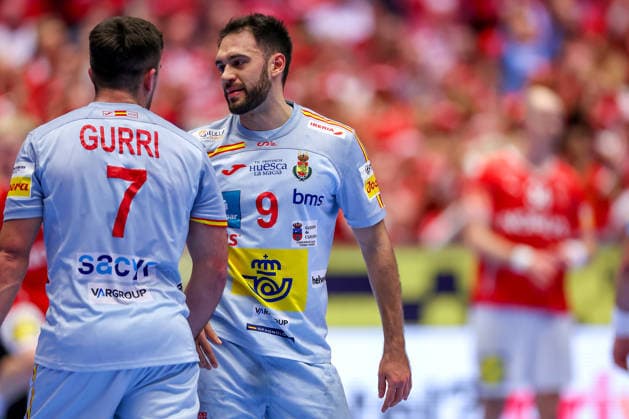 24.01.2026, Handball, Men s EHF EURO 2026, Dänemark -Spanien, Jyske Bank Boxen in Herning, Dänemark, Main Round: Jan Gurri Aregay (Espania 07) neben Ian Tarrafeta Serrano (Espania 09) Dänemark
