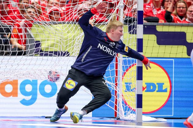 24.01.2026, Handball, Men s EHF EURO 2026, Dänemark -Spanien, Jyske Bank Boxen in Herning, Dänemark, Main Round: Emil Nielsen (Denmark 12) in Aktion Dänemark