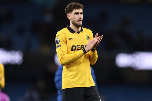 Manchester City v Wolverhampton Wanderers, Premier League Santiago Bueno of Wolverhampton Wanderers applauds the travelling fans after the Manchester City v Wolverhampton Wanderers Premier League match at the Etihad Stadium, Manchester, England on 24 January 2026 Credit: Ryan Crockett Every Second Media Editorial use only. All images are copyright Every Second Media Limited. No images may be reproduced without prior permission. All rights reserved. Premier League and Football League images are subject to licensing agreements with Football DataCo Limited. see https: www.football-dataco.com Copyright: xIMAGO EveryxSecondxMediax ESM-1769-0161 RyanxCrockettx xEveryxSecondxMediax