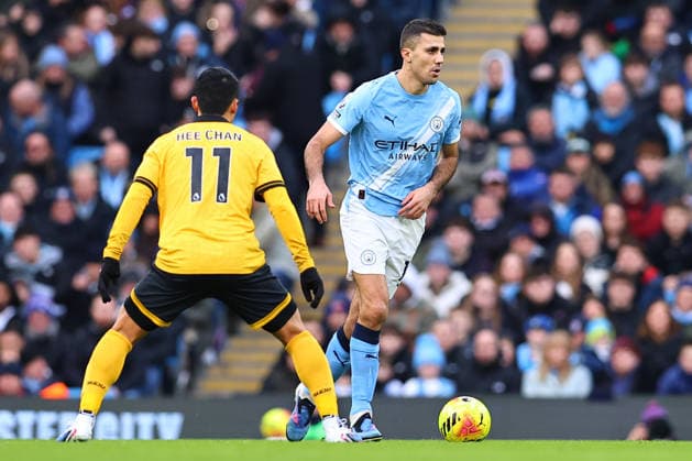 Manchester City v Wolverhampton Wanderers, Premier League Rodri of Manchester City looks to get past Hwang Hee-chan of Wolverhampton Wanderers during the Manchester City v Wolverhampton Wanderers Premier League match at the Etihad Stadium, Manchester, England on 24 January 2026 Credit: Ryan Crockett Every Second Media Editorial use only. All images are copyright Every Second Media Limited. No images may be reproduced without prior permission. All rights reserved. Premier League and Football League images are subject to licensing agreements with Football DataCo Limited. see https: www.football-dataco.com Copyright: xIMAGO EveryxSecondxMediax ESM-1769-0182 RyanxCrockettx xEveryxSecondxMediax