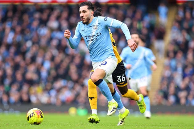 Manchester City v Wolverhampton Wanderers, Premier League Rayan Cherki of Manchester City is challenged for possession by Mateus Mane of Wolverhampton Wanderers during the Manchester City v Wolverhampton Wanderers Premier League match at the Etihad Stadium, Manchester, England on 24 January 2026 Credit: Ryan Crockett Every Second Media Editorial use only. All images are copyright Every Second Media Limited. No images may be reproduced without prior permission. All rights reserved. Premier League and Football League images are subject to licensing agreements with Football DataCo Limited. see https: www.football-dataco.com Copyright: xIMAGO EveryxSecondxMediax ESM-1769-0201 RyanxCrockettx xEveryxSecondxMediax