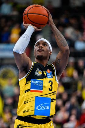 Ludwigsburg, BBL - 25 26 - MHP Riesen Ludwigsburg vs. Basketball Loewen Braunschweig Stefan Smith (Ludwigsburg) Ludwigsburg MHP Arena Baden-Württemberg Deutschland