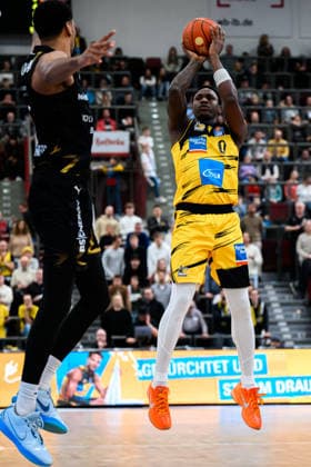 Ludwigsburg, BBL - 25 26 - MHP Riesen Ludwigsburg vs. Basketball Loewen Braunschweig Babacar Sane (Ludwigsburg) Ludwigsburg MHP Arena Baden-Württemberg Deutschland