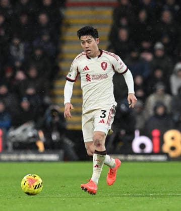 Bournemouth v Liverpool, Premier League Wataru Endo (3) of Liverpool during the Premier League match between Bournemouth and Liverpool at the Vitality Stadium, Bournemouth, UK on 24 January 2026. Bournemouth Vitality Stadium Dorset UK Editorial use only DataCo restrictions apply See www.football-dataco.com , Copyright: xGrahamxHuntx PSI-23639-0276
