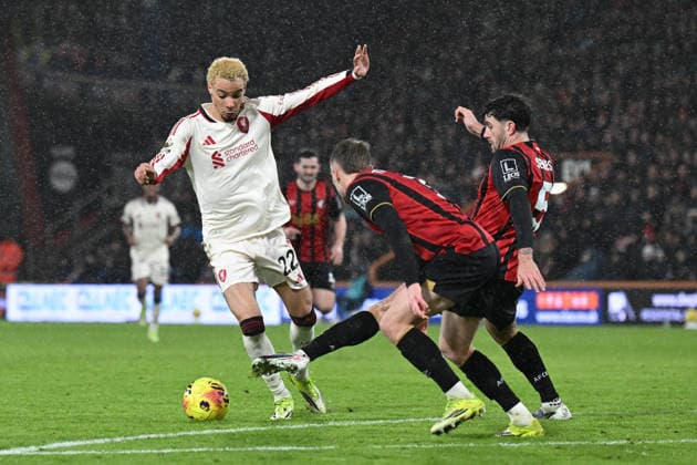Bournemouth v Liverpool, Premier League Hugo Ekitike (22) of Liverpool on the attack battles for possession with Marcos Senesi (5) of AFC Bournemouth and Adrien Truffert (3) of AFC Bournemouth during the Premier League match between Bournemouth and Liverpool at the Vitality Stadium, Bournemouth, UK on 24 January 2026. Bournemouth Vitality Stadium Dorset UK Editorial use only DataCo restrictions apply See www.football-dataco.com , Copyright: xGrahamxHuntx PSI-23639-0278