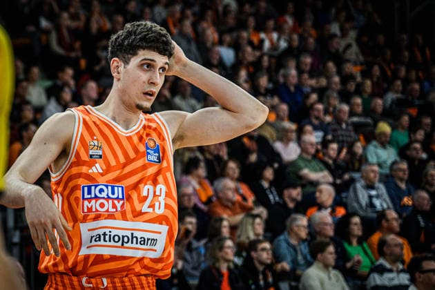 Neu Ulm, Deutschland, 24.01.26: Diego Garavaglia (ratiopharm ulm) gestikuliert, gestik waehrend des Basketball Bundesliga Spiels zwischen ratiopharm ulm vs MLP Academics Heidelberg in der ratiopharm Arena am 24. Januar 2026 in Neu Ulm, Deutschland. (Foto von Harry Langer DeFodi Images) ratiopharm Arena, Germany, 24.01.26: Diego Garavaglia (ratiopharm ulm) gestures during the Basketball Bundesliga match between ratiopharm ulm vs MLP Academics Heidelberg at Neu Ulm on January 24, 2026 in ratiopharm Arena, Germany. (Photo by Harry Langer DeFodi Images) (Photo by Harry Langer DeFodi Images) -