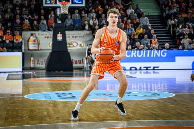 Neu Ulm, Deutschland, 24.01.26: Tobias Jensen (ratiopharm ulm) in Aktion, am Ball, Einzelaktion waehrend des Basketball Bundesliga Spiels zwischen ratiopharm ulm vs MLP Academics Heidelberg in der ratiopharm Arena am 24. Januar 2026 in Neu Ulm, Deutschland. (Foto von Harry Langer DeFodi Images) ratiopharm Arena, Germany, 24.01.26: Tobias Jensen (ratiopharm ulm) controls the Ball during the Basketball Bundesliga match between ratiopharm ulm vs MLP Academics Heidelberg at Neu Ulm on January 24, 2026 in ratiopharm Arena, Germany. (Photo by Harry Langer DeFodi Images) (Photo by Harry Langer DeFodi Images) -