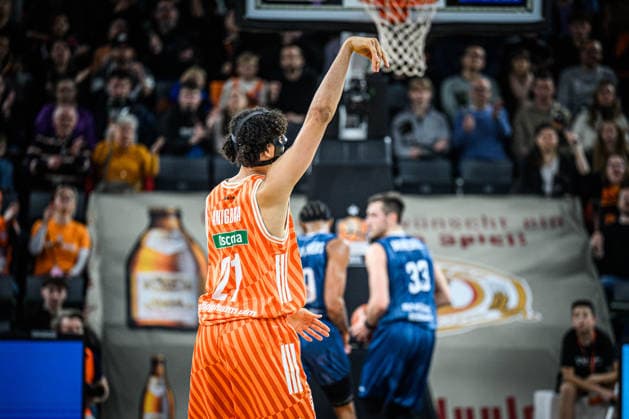 Neu Ulm, Deutschland, 24.01.26: Alec Anigbata (ratiopharm ulm) gestikuliert, gestik waehrend des Basketball Bundesliga Spiels zwischen ratiopharm ulm vs MLP Academics Heidelberg in der ratiopharm Arena am 24. Januar 2026 in Neu Ulm, Deutschland. (Foto von Harry Langer DeFodi Images) ratiopharm Arena, Germany, 24.01.26: Alec Anigbata (ratiopharm ulm) gestures during the Basketball Bundesliga match between ratiopharm ulm vs MLP Academics Heidelberg at Neu Ulm on January 24, 2026 in ratiopharm Arena, Germany. (Photo by Harry Langer DeFodi Images) (Photo by Harry Langer DeFodi Images) -
