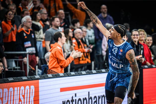 Neu Ulm, Deutschland, 24.01.26: Michael Weathers (MLP Academics Heidelberg) gestikuliert, gestik, jubelt waehrend des Basketball Bundesliga Spiels zwischen ratiopharm ulm vs MLP Academics Heidelberg in der ratiopharm Arena am 24. Januar 2026 in Neu Ulm, Deutschland. (Foto von Harry Langer DeFodi Images) ratiopharm Arena, Germany, 24.01.26: Michael Weathers (MLP Academics Heidelberg) gestures during the Basketball Bundesliga match between ratiopharm ulm vs MLP Academics Heidelberg at Neu Ulm on January 24, 2026 in ratiopharm Arena, Germany. (Photo by Harry Langer DeFodi Images) (Photo by Harry Langer DeFodi Images) -