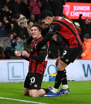 Bournemouth v Liverpool, Premier League Goal 2-0 - Alex Jimenez (20) of AFC Bournemouth celebrates scoring the second goal with Evanilson (9) of AFC Bournemouth during the Premier League match between Bournemouth and Liverpool at the Vitality Stadium, Bournemouth, UK on 24 January 2026. Bournemouth Vitality Stadium Dorset UK Editorial use only DataCo restrictions apply See www.football-dataco.com , Copyright: xGrahamxHuntx PSI-23639-0326