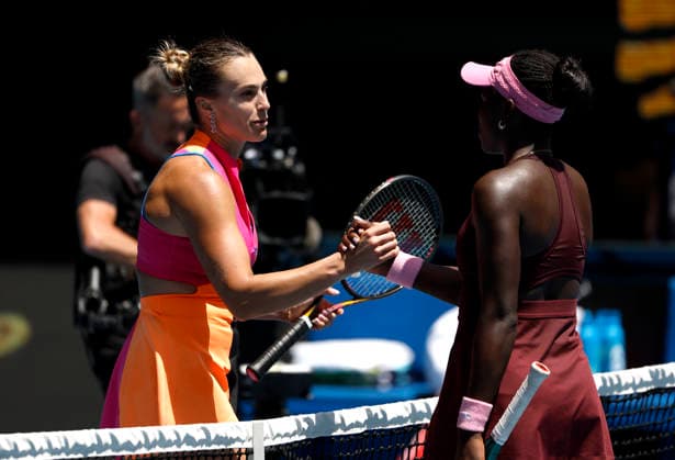 TENNIS AUSTRALIAN OPEN, Aryna Sabalenka of Belarus (l) celebrates after winning the Women™s 4th round match against Victoria Mboko of Canada on day 8 of the 2026 Australian Open tennis tournament at Melbourne Park in Melbourne, Sunday, January 25, 2026. ( NO ARCHIVING MELBOURNE VICTORIA AUSTRALIA  Copyright: xROBxPREZIOSOx 20260125191260839297