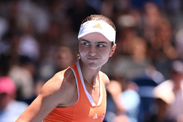 TENNIS AUSTRALIAN OPEN, Iva Jovic of the USA during the Women™s 4th round match against Yulia Putintseva of Kazakhstan on day 8 of the 2026 Australian Open tennis tournament at Melbourne Park in Melbourne, Sunday, January 25, 2026. ( NO ARCHIVING MELBOURNE VICTORIA AUSTRALIA  Copyright: xJAMESxROSSx 20260125128217269524