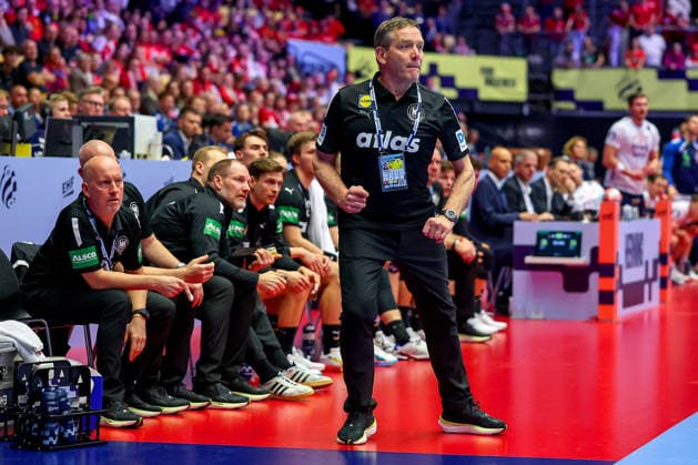 24.01.2026, Handball, Men s EHF EURO 2026, Deutschland - Norwegen, Jyske Bank Boxen in Herning, Dänemark, Main Round: Headcoach Alfred Gislason (Germany hc) gestikulierend am Spielfeldrand Dänemark