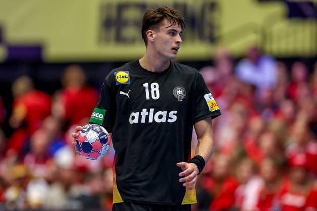 24.01.2026, Handball, Men s EHF EURO 2026, Deutschland - Norwegen, Jyske Bank Boxen in Herning, Dänemark, Main Round: Julian Köster (Germany 18) Dänemark