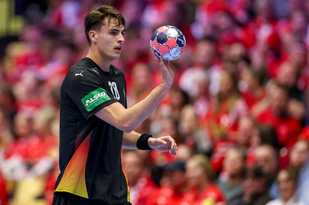 24.01.2026, Handball, Men s EHF EURO 2026, Deutschland - Norwegen, Jyske Bank Boxen in Herning, Dänemark, Main Round: Julian Köster (Germany 18) Dänemark