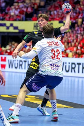 24.01.2026, Handball, Men s EHF EURO 2026, Deutschland - Norwegen, Jyske Bank Boxen in Herning, Dänemark, Main Round: Nils Lichtlein (Germany 03) im Zweikampf gegen Thomas Alfred Solstad (Norway 32) Dänemark