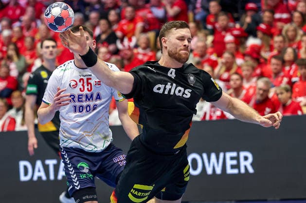 24.01.2026, Handball, Men s EHF EURO 2026, Deutschland - Norwegen, Jyske Bank Boxen in Herning, Dänemark, Main Round: Johannes Golla (Germany 04) Dänemark
