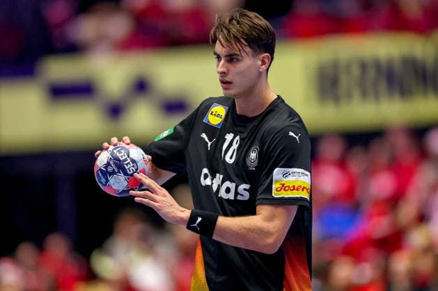 24.01.2026, Handball, Men s EHF EURO 2026, Deutschland - Norwegen, Jyske Bank Boxen in Herning, Dänemark, Main Round: Julian Köster (Germany 18) Dänemark