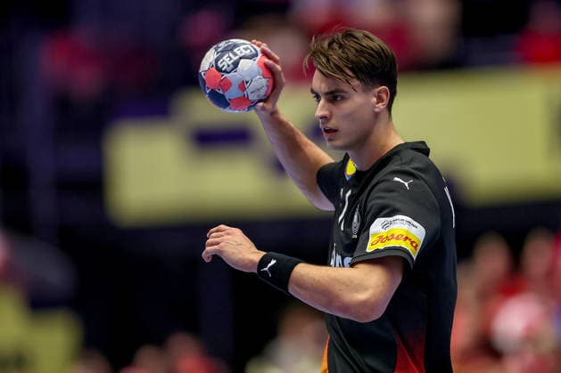 24.01.2026, Handball, Men s EHF EURO 2026, Deutschland - Norwegen, Jyske Bank Boxen in Herning, Dänemark, Main Round: Julian Köster (Germany 18) Dänemark