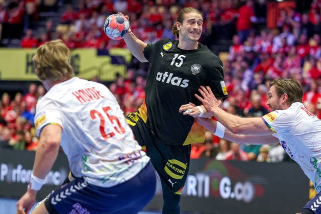 24.01.2026, Handball, Men s EHF EURO 2026, Deutschland - Norwegen, Jyske Bank Boxen in Herning, Dänemark, Main Round: Juri Knorr (Germany 15) Dänemark