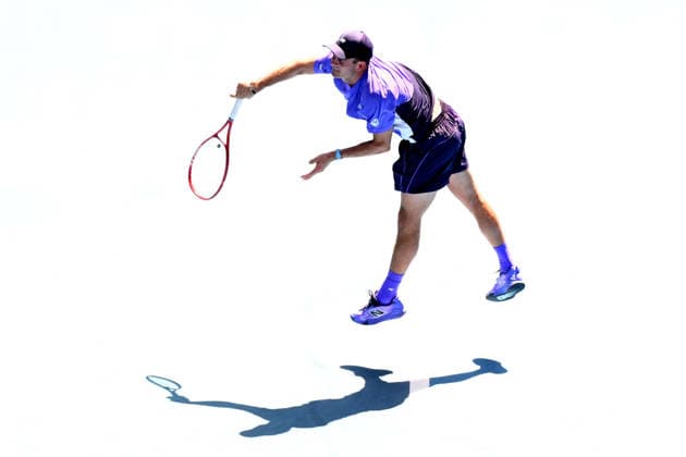 TENNIS AUSTRALIAN OPEN, Tommy Paul of USA serves during the Men™s 4th round match against Carlos Alcaraz of Spain on day 8 of the 2026 Australian Open tennis tournament at Melbourne Park in Melbourne, Sunday, January 25, 2026. ( NO ARCHIVING MELBOURNE VICTORIA AUSTRALIA  Copyright: xJAMESxROSSx 20260125117896640927