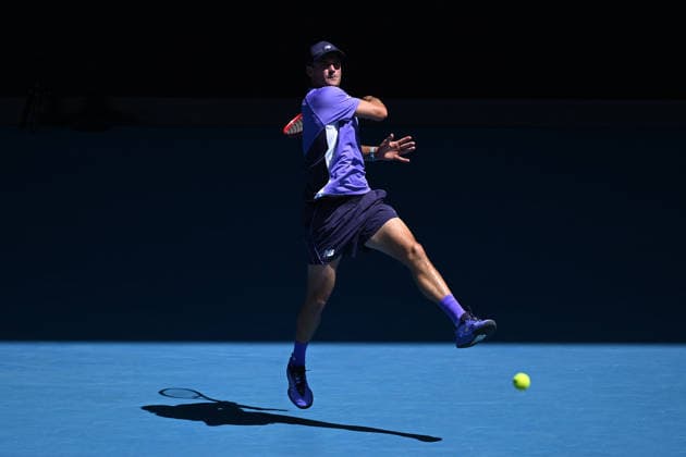 TENNIS AUSTRALIAN OPEN, Tommy Paul of USA in action during the Men™s 4th round match against Carlos Alcaraz of Spain on day 8 of the 2026 Australian Open tennis tournament at Melbourne Park in Melbourne, Sunday, January 25, 2026. ( NO ARCHIVING MELBOURNE VICTORIA AUSTRALIA  Copyright: xJAMESxROSSx 20260125174470335106