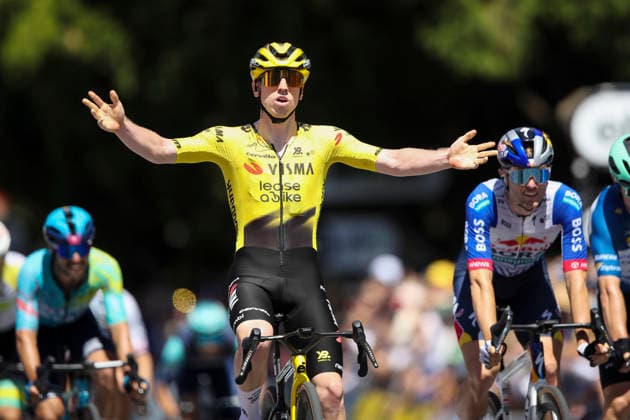 CYCLING TOUR DOWN UNDER, Matthew Brennan of Team Visma - Lease a Bike wins stage 5, Stirling circuit, 169.8km of the 2026 Men s Tour Down Under professional road bicycle race in Adelaide, Sunday, January 25, 2026. ( NO ARCHIVING, EDITORIAL USE ONLY ADELAIDE SOUTH AUSTRALIA AUSTRALIA  Copyright: xMATTxTURNERx 20260125115805223833