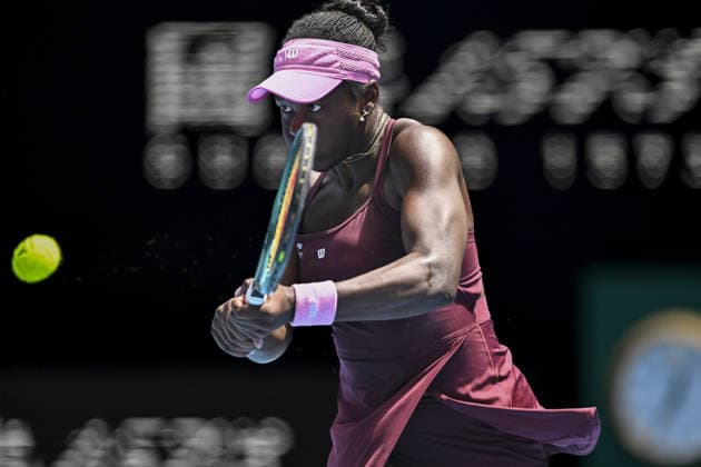 Australian Open 2026 MELBOURNE, AUSTRALIA - JANUARY 25: Victoria Mboko (CAN) in action against Aryna Sabalenka (not seen) during round 4 at the Australian Open grand slam tennis tournament at Melbourne Park in Melbourne, Australia on January 25, 2026 Mark Avellino Anadolu Melbourne Australia. Editorial use only. Please get in touch for any other usage.  Copyright: x2026xAnadoluxMarkxAvellinox