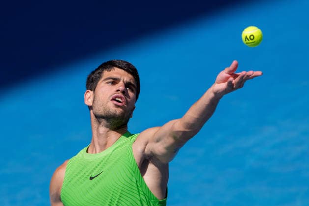January 25, 2026: 1st seed CARLOS ALCARAZ of Spain in action against 19th seed TOMMY PAUL of the USA on Rod Laver Arena in a Men s Singles 4th round match on day 8 of the 2026 Australian Open in Melbourne, Australia. ALCARAZ won 76 64 75. Cal Media Melbourne Australia - ZUMAc04_ 20260125_faf_c04_022 Copyright: xSydneyxLowx