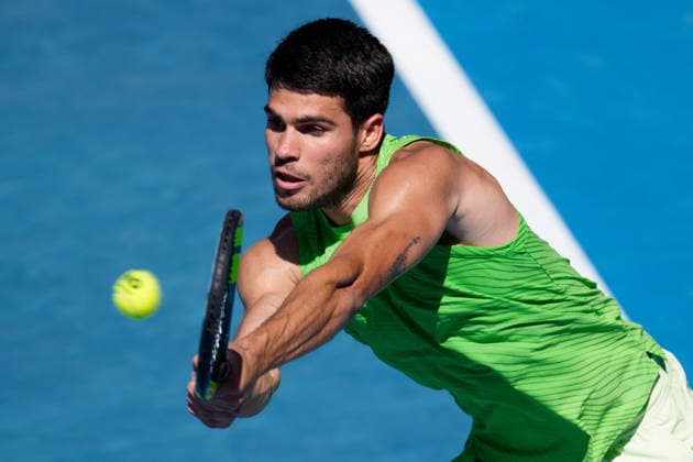 January 25, 2026: 1st seed CARLOS ALCARAZ of Spain in action against 19th seed TOMMY PAUL of the USA on Rod Laver Arena in a Men s Singles 4th round match on day 8 of the 2026 Australian Open in Melbourne, Australia. ALCARAZ won 76 64 75. Cal Media Melbourne Australia - ZUMAc04_ 20260125_faf_c04_024 Copyright: xSydneyxLowx