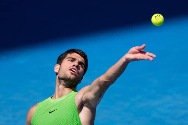 January 25, 2026: 1st seed CARLOS ALCARAZ of Spain in action against 19th seed TOMMY PAUL of the USA on Rod Laver Arena in a Men s Singles 4th round match on day 8 of the 2026 Australian Open in Melbourne, Australia. ALCARAZ won 76 64 75. Cal Media Melbourne Australia - ZUMAc04_ 20260125_faf_c04_028 Copyright: xSydneyxLowx