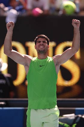 Carlos Alcaraz of Spain celebrates Australian Open tennis tournament, Day Eight, Melbourne Park, Australia - 25 Jan 2026Melbourne Melbourne Park Victoria (VIC) Australia  Copyright: xEllaxLing Shutterstockx 16380468a