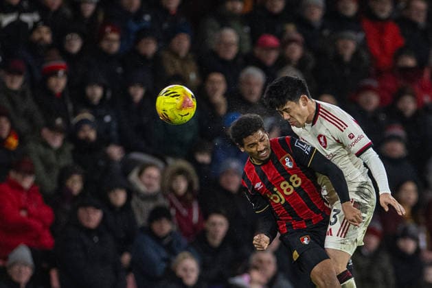 (260125) -- BOURNEMOUTH, Jan. 25, 2026 () -- Liverpool s Wataru Endo (R) wins a header during the English Premier League match between Bournemouth and Liverpool in Bournemouth, Britain, on Jan. 24, 2026. () FOR EDITORIAL USE ONLY. NOT FOR SALE FOR MARKETING OR ADVERTISING CAMPAIGNS. NO USE WITH UNAUTHORIZED AUDIO, VIDEO, DATA, FIXTURE LISTS, CLUB LEAGUE LOGOS OR LIVE SERVICES. ONLINE IN-MATCH USE LIMITED TO 45 IMAGES, NO VIDEO EMULATION. NO USE IN BETTING, GAMES OR SINGLE CLUB LEAGUE PLAYER PUBLICATIONS. (SP)BRITAIN-BOURNEMOUTH-FOOTBALL-PREMIER LEAGUE-BOURNEMOUT VS LIVERPOOL Xinhua 