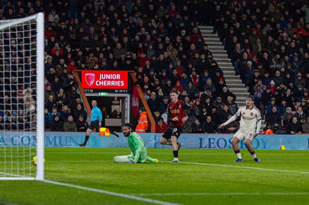 (260125) -- BOURNEMOUTH, Jan. 25, 2026 () -- Bournemouth s Alex Jimenez (2nd R) scores the second goal during the English Premier League match between Bournemouth and Liverpool in Bournemouth, Britain, on Jan. 24, 2026. () FOR EDITORIAL USE ONLY. NOT FOR SALE FOR MARKETING OR ADVERTISING CAMPAIGNS. NO USE WITH UNAUTHORIZED AUDIO, VIDEO, DATA, FIXTURE LISTS, CLUB LEAGUE LOGOS OR LIVE SERVICES. ONLINE IN-MATCH USE LIMITED TO 45 IMAGES, NO VIDEO EMULATION. NO USE IN BETTING, GAMES OR SINGLE CLUB LEAGUE PLAYER PUBLICATIONS. (SP)BRITAIN-BOURNEMOUTH-FOOTBALL-PREMIER LEAGUE-BOURNEMOUT VS LIVERPOOL Xinhua 